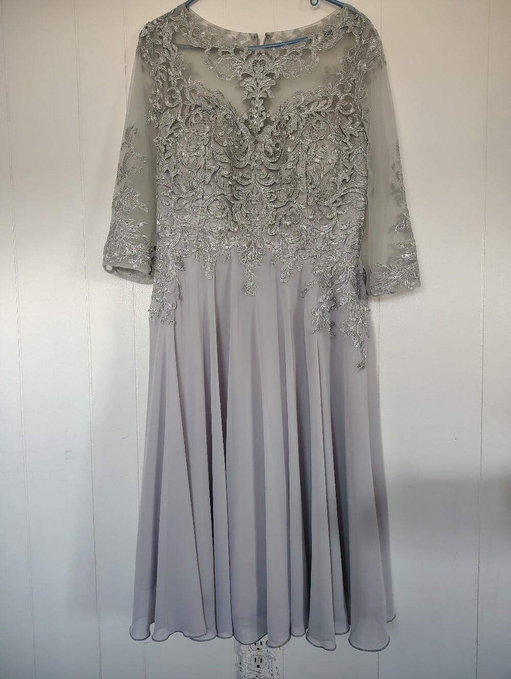 Chicas Elegant Silver Dress Size XXL